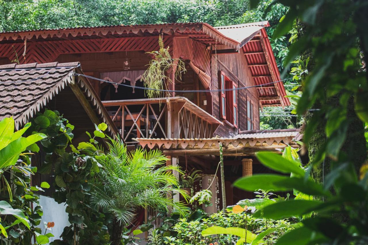 Chalet Cabinas Hibiscus Cahuita Exterior foto