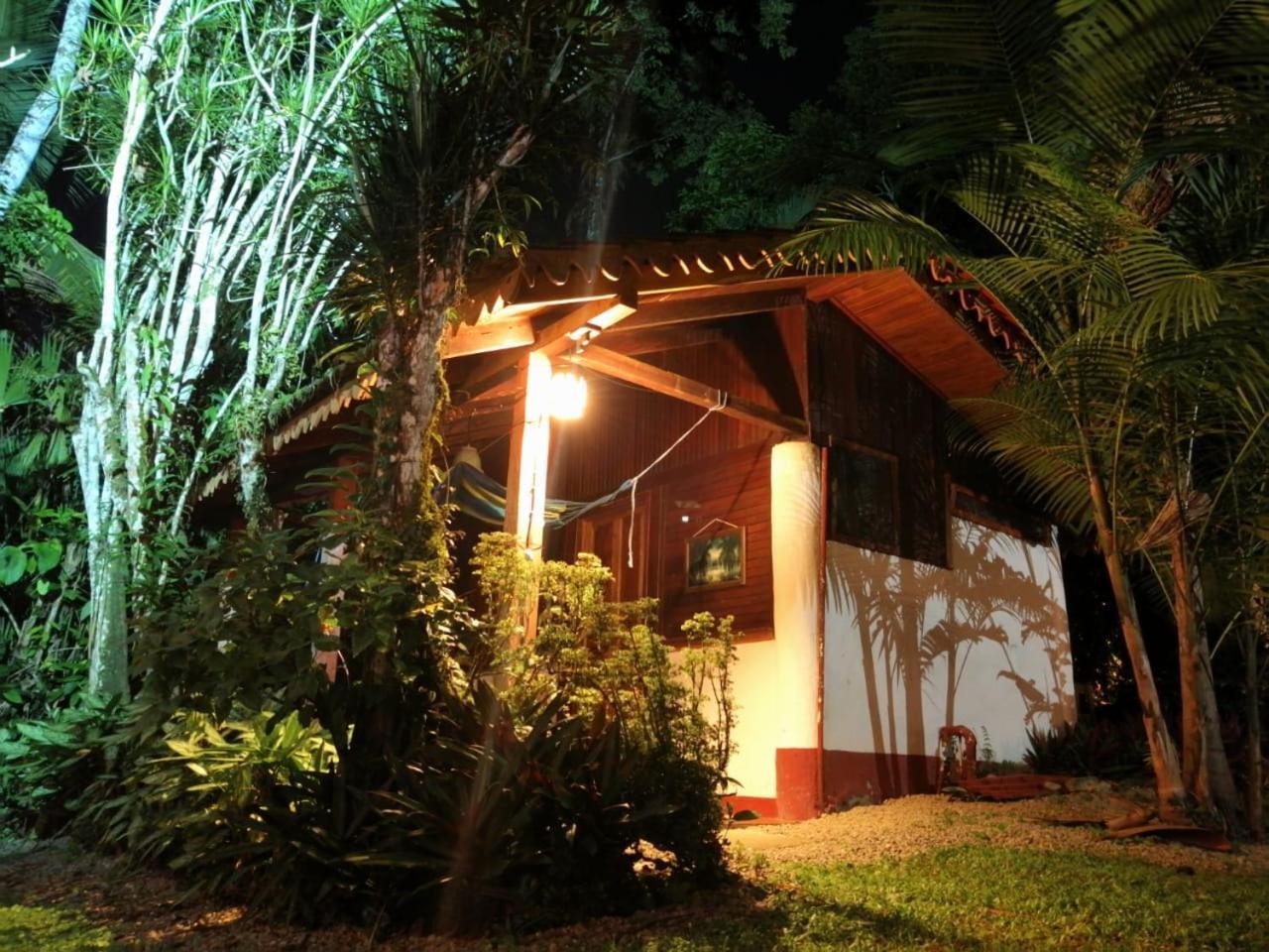 Chalet Cabinas Hibiscus Cahuita Exterior foto